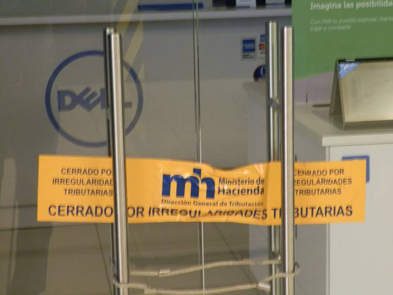 Tributación cerró las tiendas Dell en Multiplaza Curridabat y Plaza