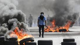 Presidente de Nicaragua busca diálogo tras protestas que dejan al menos 10 muertos