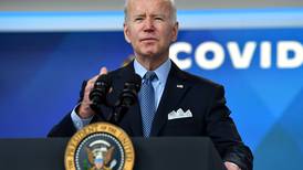 Joe Biden da positivo de covid-19 y presenta síntomas “muy leves”
