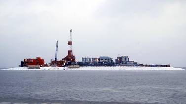 Gobierno de Trump llama a petroleras a concursar por perforaciones en el Ártico