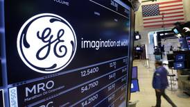 General Electric planea suprimir miles de empleos para economizar