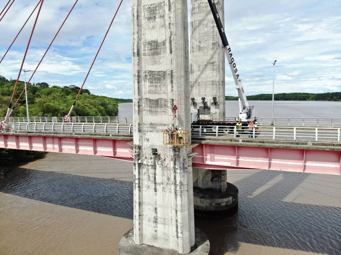 El puente La Amistad sobre el río Tempisque entre los cantones de Cañas y Nicoya, se reparará a partir del 26 de febrero y se cierra del todo a partir del 1de abril