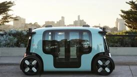 Amazon lanza su auto completamente autónomo que puede transportar hasta cuatro personas