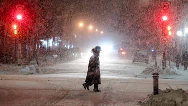 47 personas mueren por la “tormenta de nieve del siglo” en EE.UU. y se prevé encontrar más víctimas.