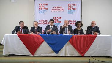 Carlos Alvarado presenta equipo económico que combina figuras del PAC y el PUSC