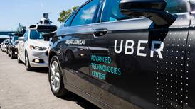 Uber suspende su programa de vehículos autónomos, tras accidente mortal