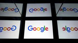 Google suspende monetización de medios estatales rusos en sus plataformas