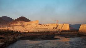 Etiopía enciende una enorme represa hidroeléctrica en el río Nilo 