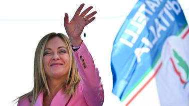 La ultraderechista Giorgia Meloni es oficialmente la primera ministra de Italia