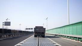 China prueba una autopista solar

