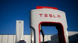Banco estadounidense demanda a Tesla por ruptura de contrato
