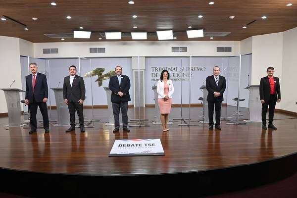 Entre temas de corrupción y gobernabilidad se desarrolló el primer debate presidencial 2022