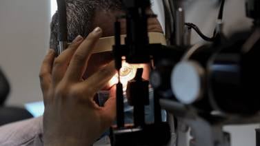 ¿Lentes que frenan la miopía?, fabricantes exploran uso de nuevos cristales