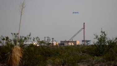 Tras alcanzar el espacio, la cápsula de Blue Origin en la que viajó Jeff Bezos aterriza en Texas
