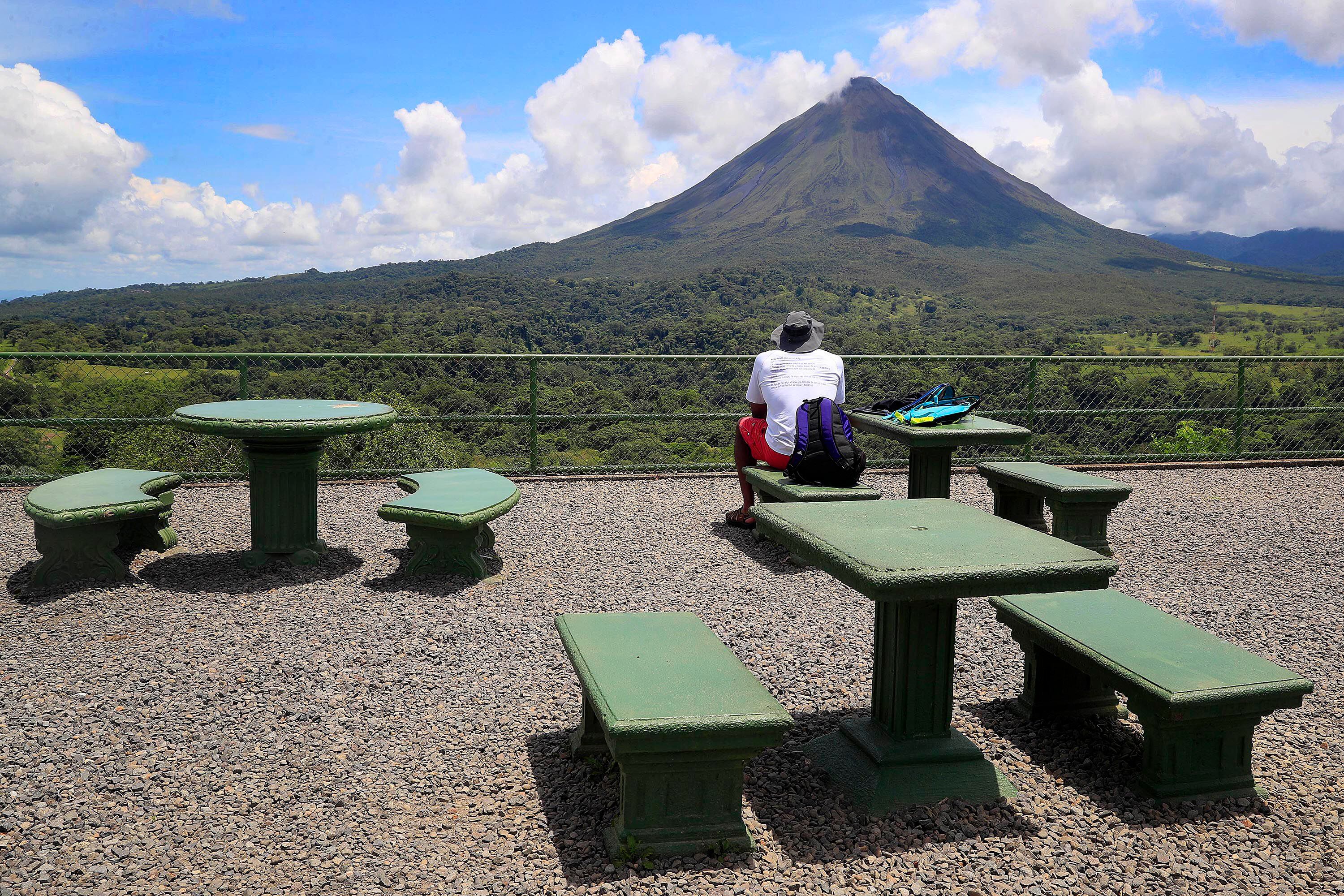 Tres de los hoteles costarricenses están ubicados en torno al volcán Arenal, una de las joyas turísticas de Costa Rica.