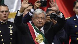 México inicia histórica alternancia con izquierdista López Obrador 