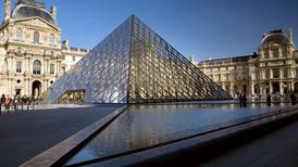 Booking es condenado a pagar €1,2 millones a alcaldía de París por violar código de turismo