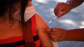 Países latinoamericanos aceleran procesos de vacunas y endurecen restricciones ante ómicron