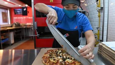 Domino’s Pizza se expande en Costa Rica con su concepto “theater” y entregas a domicilio