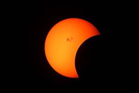¿Qué esperan aprender los científicos del eclipse total en Estados Unidos?