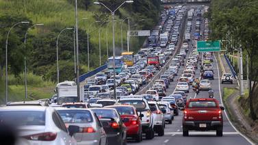 Gobierno propondrá nuevo cobro a carros contaminantes para promover vehículos de bajas emisiones