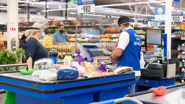 Las monedas de ¢10 y ¢100 no escasean en Costa Rica, pero las tiendas de Walmart sí experimentan faltantes 