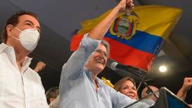 Lasso liderará un Ecuador en crisis tras vencer en segunda ronda 