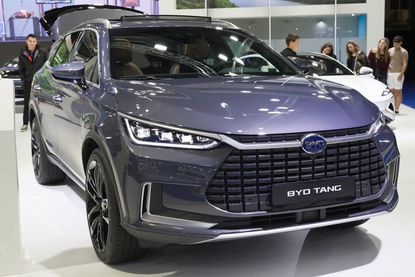 US examines potential security risks from Chinese car technology