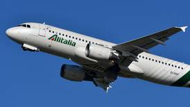 Alitalia resurgirá de las cenizas con nuevo nombre a partir del 15 de octubre