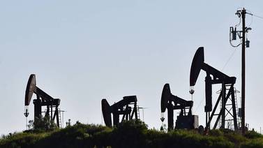 Rusia anuncia recorte de producción de  petróleo y precios internacionales se alteran