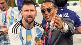 Salt Bae: ¿quién es este carnicero y empresario que incomodó a Lionel Messi en Qatar?