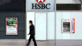 El banco HSBC anunció un recorte de 35.000 empleos hacia el 2022, tras fuerte caída en utilidades