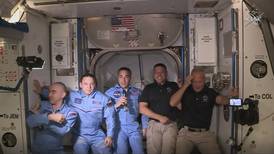 Astronautas enviados por SpaceX y la NASA abordan con éxito a la Estación Espacial Internacional