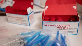 La compañía Moderna, pionera de las vacunas contra la COVID-19, acelera su ritmo de producción