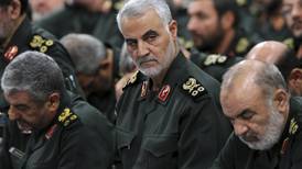El petróleo se dispara y las bolsas se crispan tras la muerte del general iraní en Irak