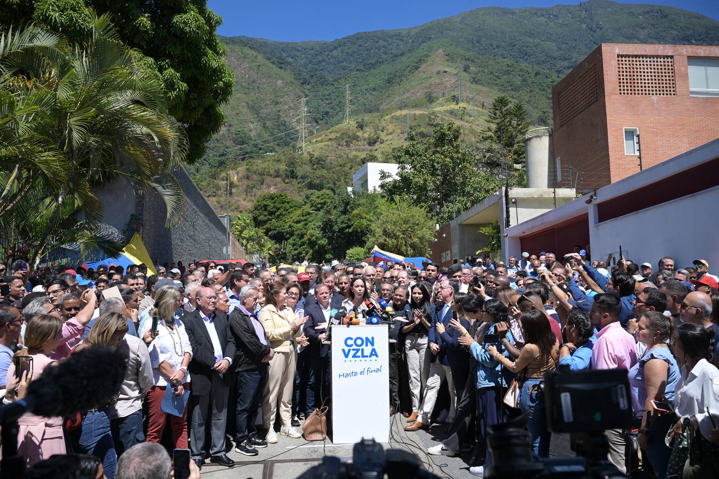 Corina Machado dijo en conferencia de prensa que tendrá una presidencia para todos los venezolanos y que 'en el poder de la gente' está su fuerza.