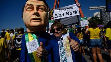 Bolsonaro elogia a Elon Musk porque “preserva la libertad” 