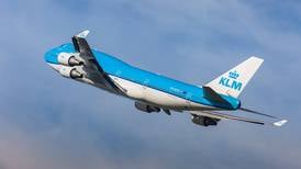 KLM mantendría vuelos a Costa Rica pero no podrá llevar pasajeros de aquí a Holanda