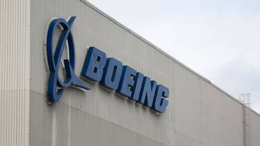 Boeing deja en tierra a decenas de aviones tras descubrir fisuras