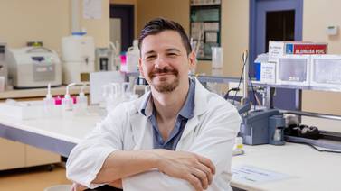 Emprendedor y biólogo molecular tico gana Premio Innovadores de América