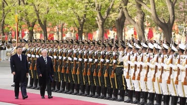 Lula se reúne con Xi en Pekín luego de arremeter contra el dólar y el FMI