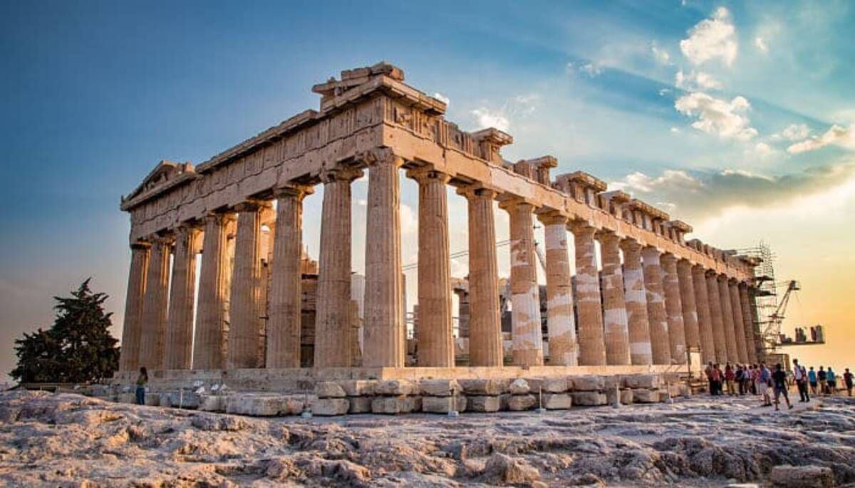 Grecia anunció este jueves que todos los sitios arqueológicos, entre ellos la Acrópolis en Atenas, estarán cerrados durante las horas más calurosas del día debido a una nueva canícula.  