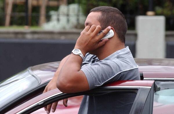 ICE condiciona firma de contratos de portabilidad númérica 