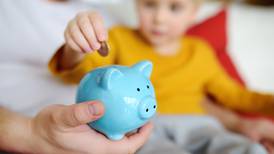 Siga estos consejos si quiere brindar educación financiera a menores de edad