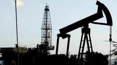 Precio del petróleo WTI baja a su suelo del año por preocupación sobre demanda
