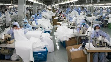 En China las fábricas de los iPhone se pasan a la producción de máscaras de protección