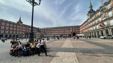 España pone fin a sus “visas doradas” para frenar la especulación inmobiliaria