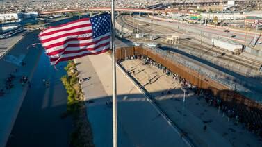 Estados Unidos afirma haber deportado un número “récord” de migrantes en seis meses
