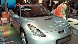 Honda y Toyota llaman a revisión de autos por bolsas de aire