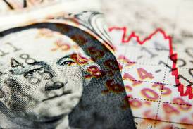 ¿Qué podemos hacer ante la caída impetuosa del dólar?